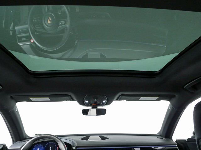 Certified 2025 Porsche Macan Electric RWD image 20