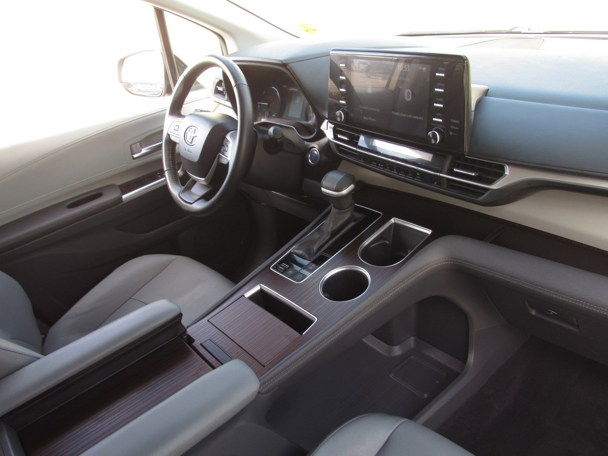 Used 2024 Toyota Sienna XLE image 10