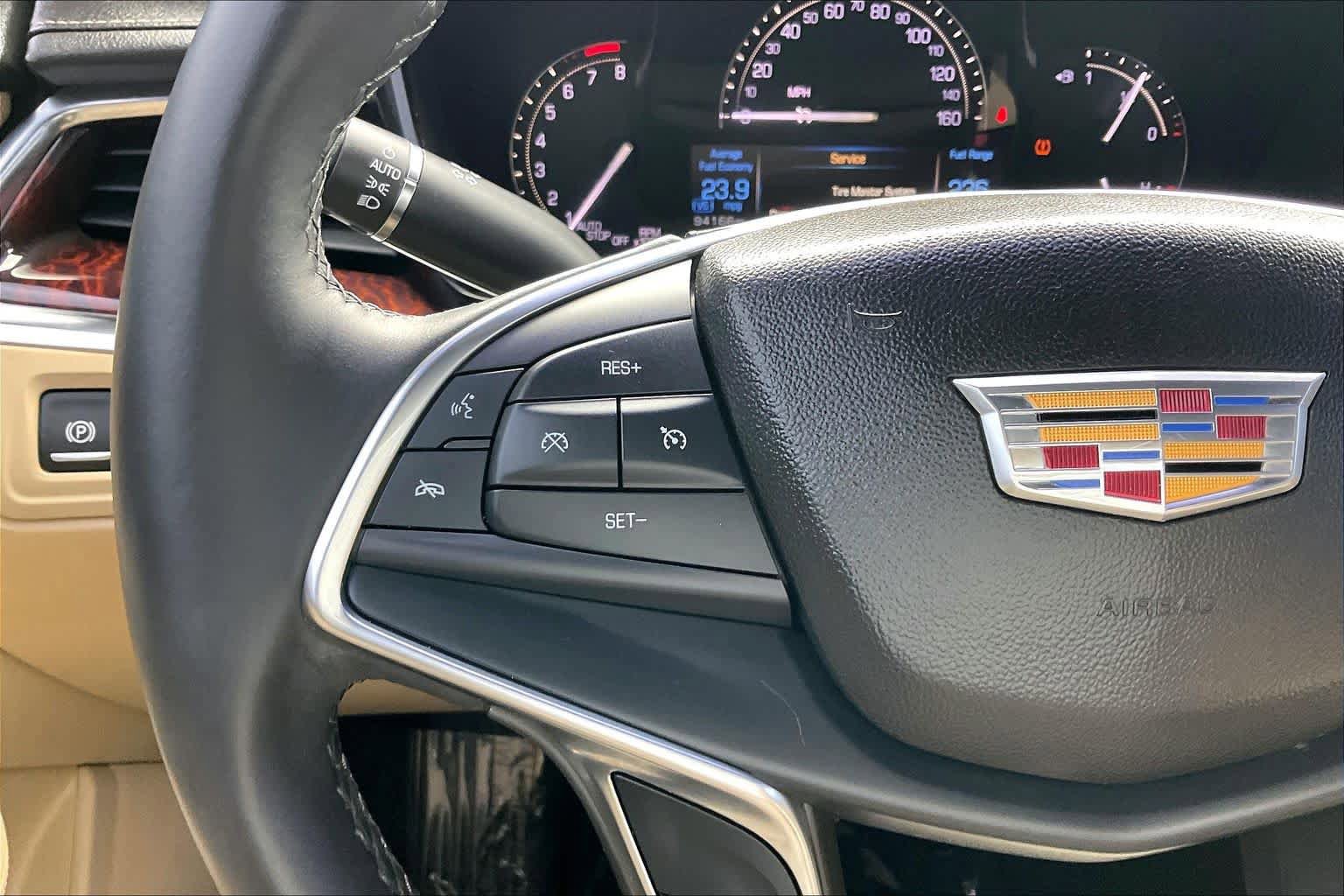Used 2018 Cadillac XT5 Luxury FWD image 24