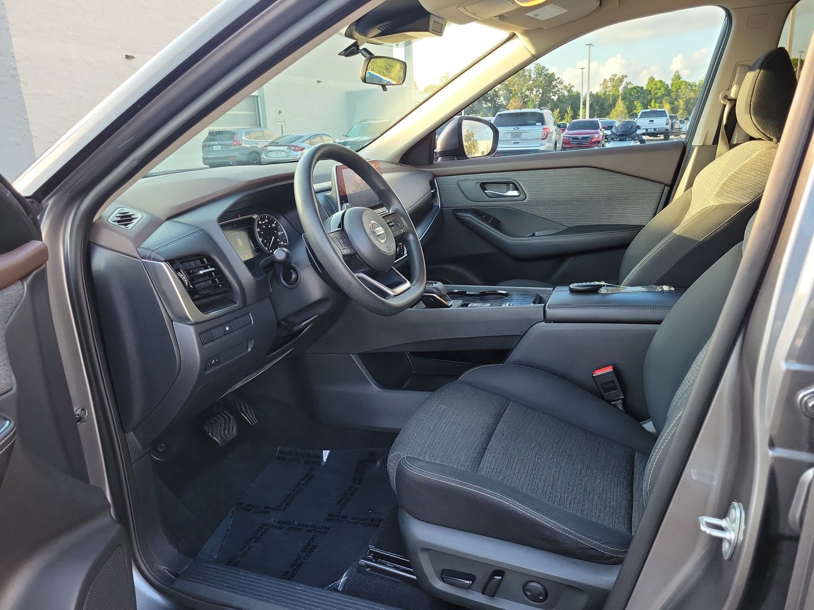 Used 2021 Nissan Rogue SV FWD image 15