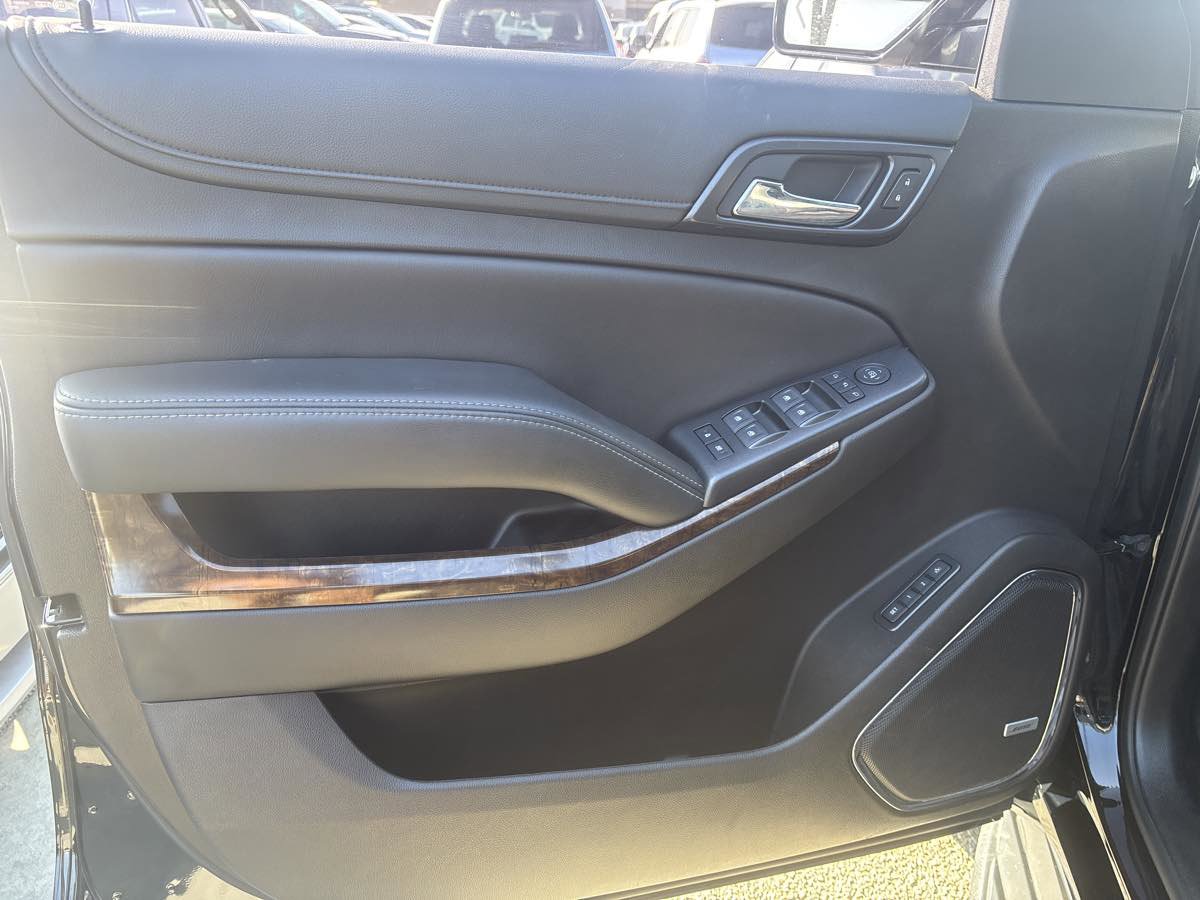 Used 2017 Chevrolet Tahoe LT w/ Luxury Package image 6