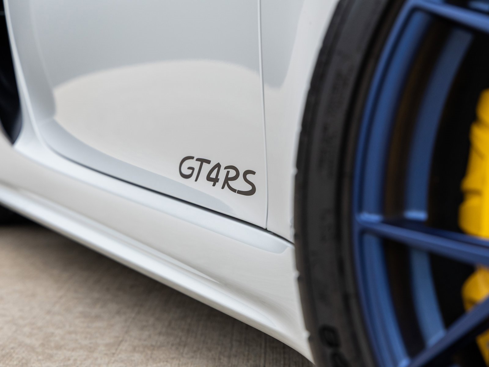 Used 2025 Porsche 718 Cayman GT4 RS image 12