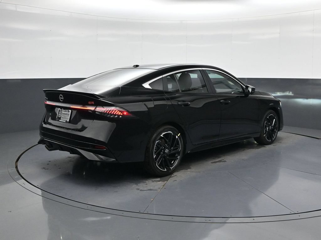 New 2026 Nissan Sentra SR w/ SR Premium Package FWD image 9