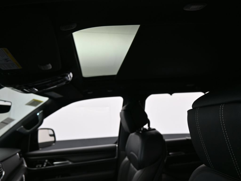 New 2026 Jeep Grand Wagoneer L Summit AWD/4WD image 11