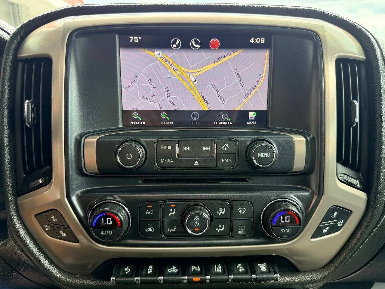 Used 2015 GMC Sierra 2500 Denali w/ Duramax Plus Package AWD/4WD image 29