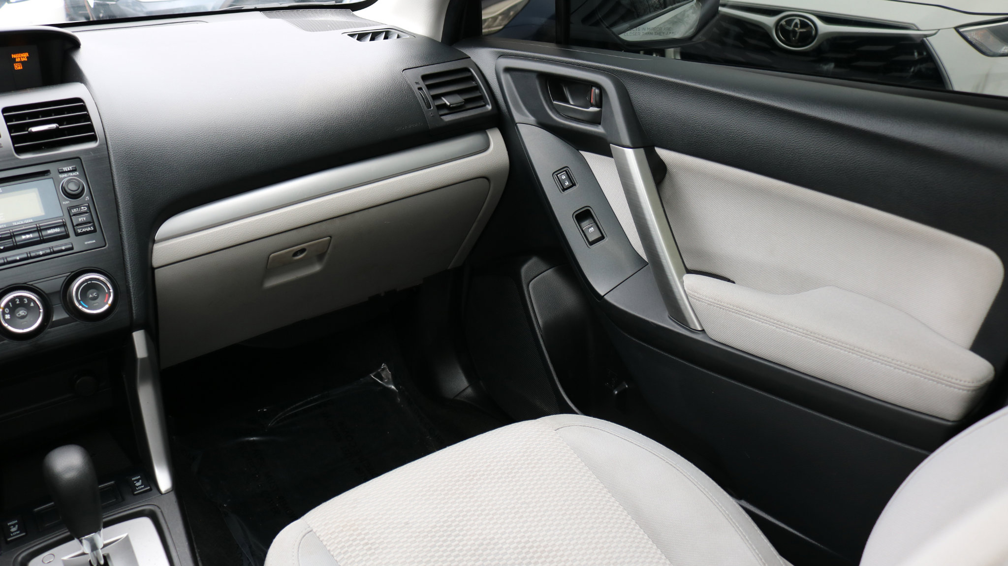 Used 2015 Subaru Forester 2.5i Premium w/ All-Weather Package image 16