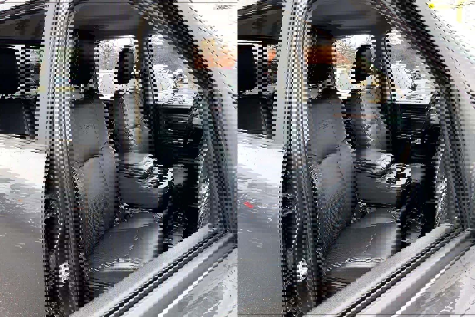 Used 2017 RAM 1500 Laramie image 7