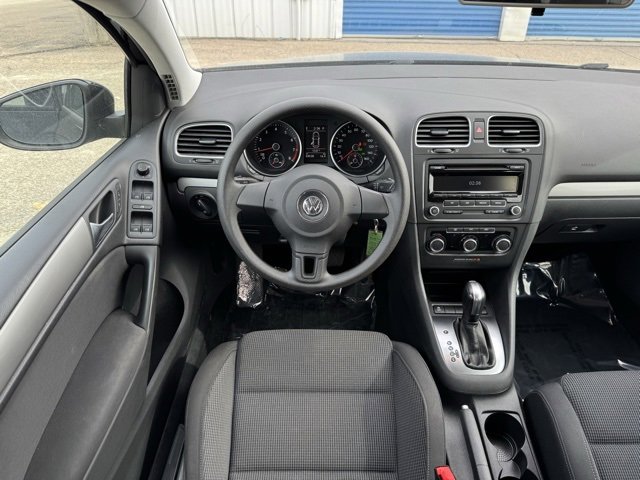 Used 2014 Volkswagen Golf 4-Door image 4