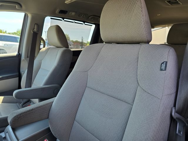 Used 2016 Honda Odyssey SE image 6