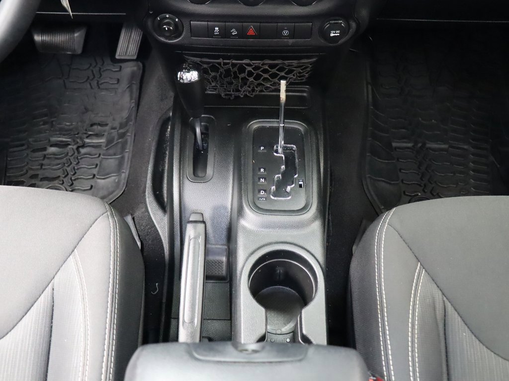 Used 2018 Jeep Wrangler Unlimited Sahara image 17