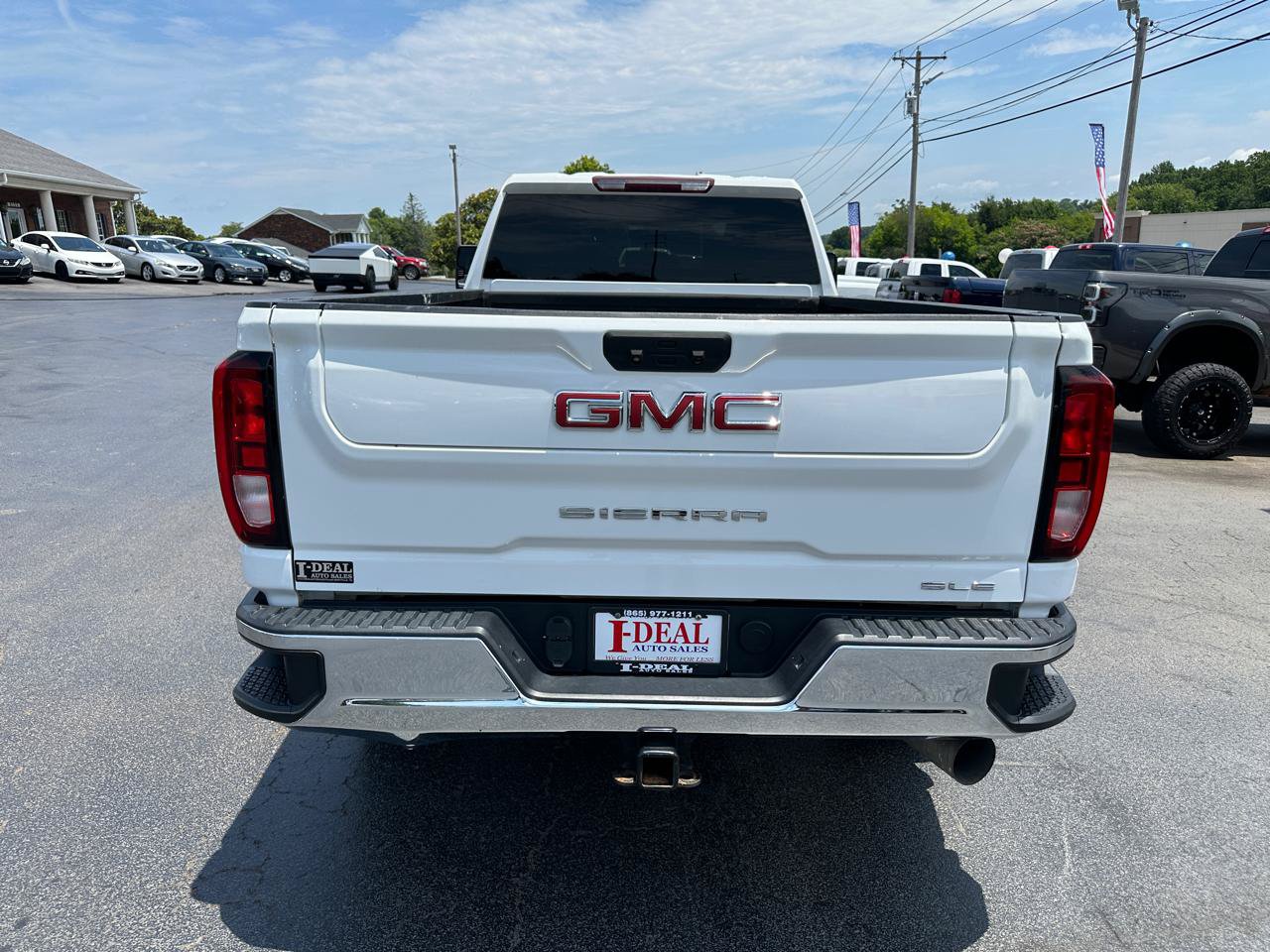 Used 2022 GMC Sierra 3500 SLE w/ SLE Value Package AWD/4WD image 3