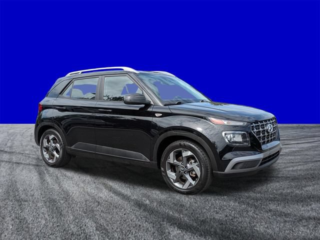 Used 2022 Hyundai Venue SEL FWD image 2