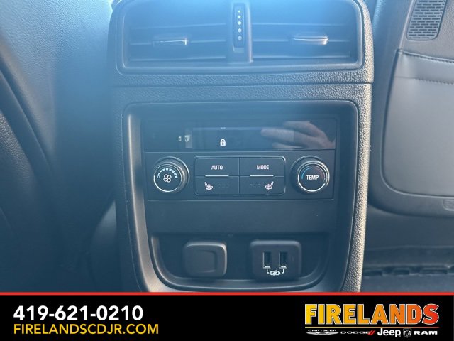 Used 2019 Buick Envision Premium w/ Driver Confidence Package image 16