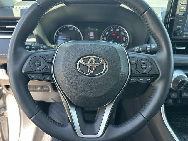 Used 2022 Toyota RAV4 XLE Premium AWD/4WD image 12