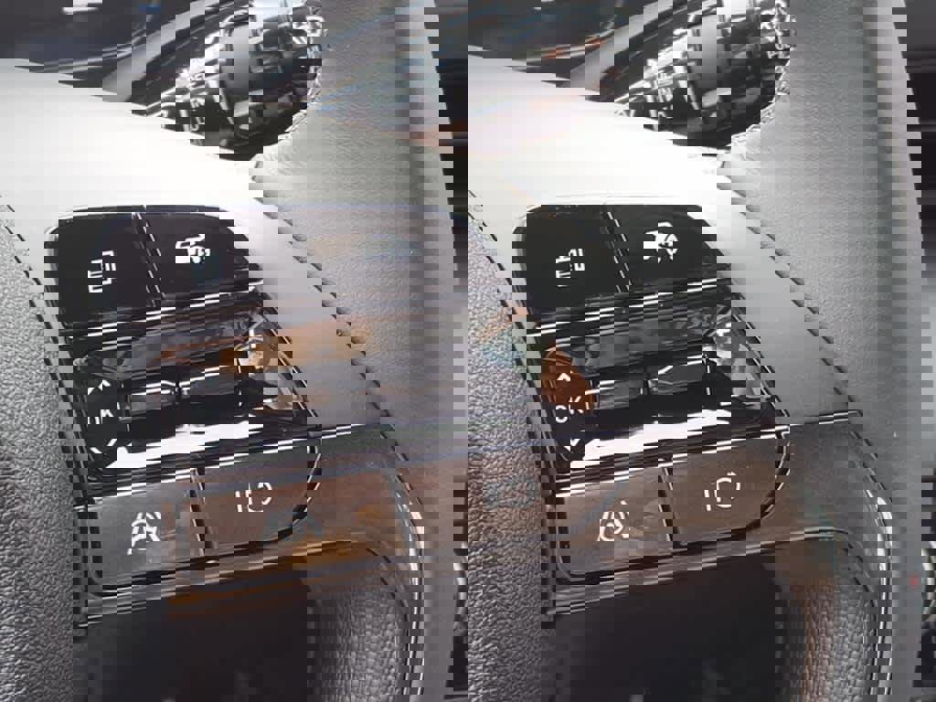 New 2025 Hyundai Elantra Sport w/ Cargo Package image 15