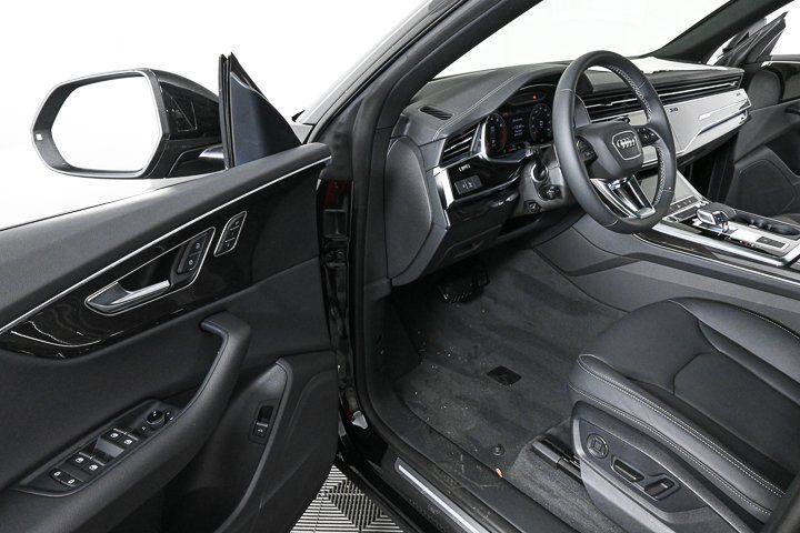 Used 2025 Audi Q8 Premium AWD/4WD image 7