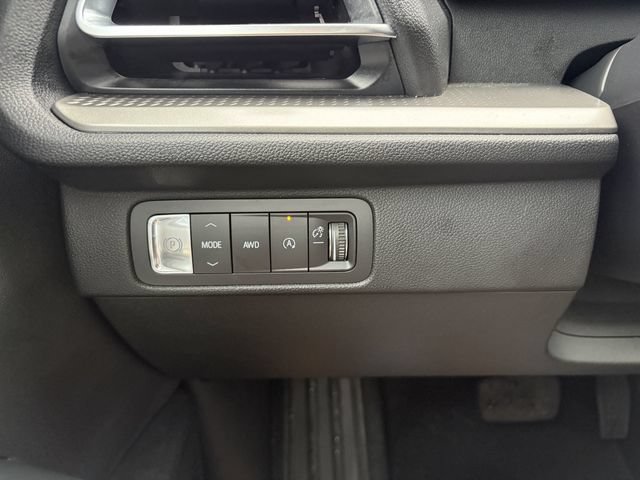 Used 2026 Chevrolet Traverse LT w/ Sun and Wheel Package AWD/4WD image 8