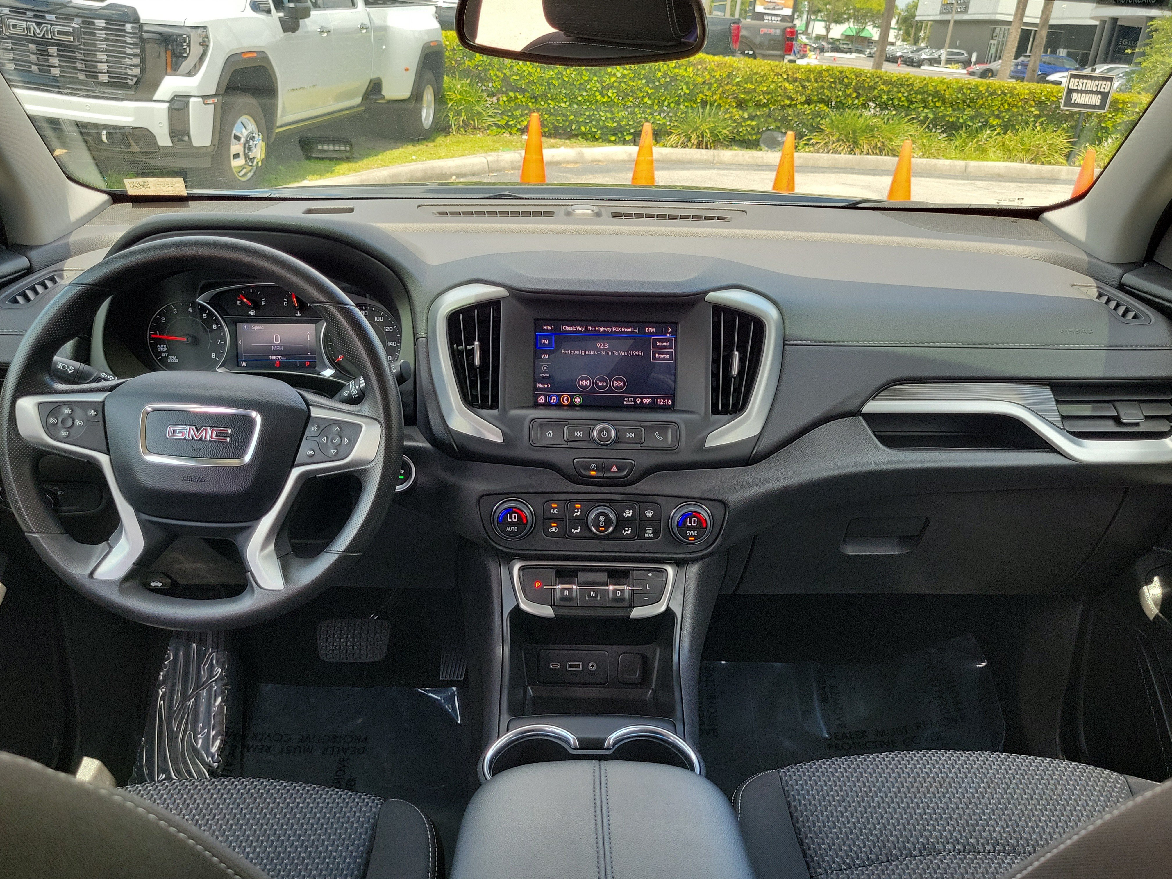 Used 2023 GMC Terrain SLE w/ Driver Convenience Package FWD image 19