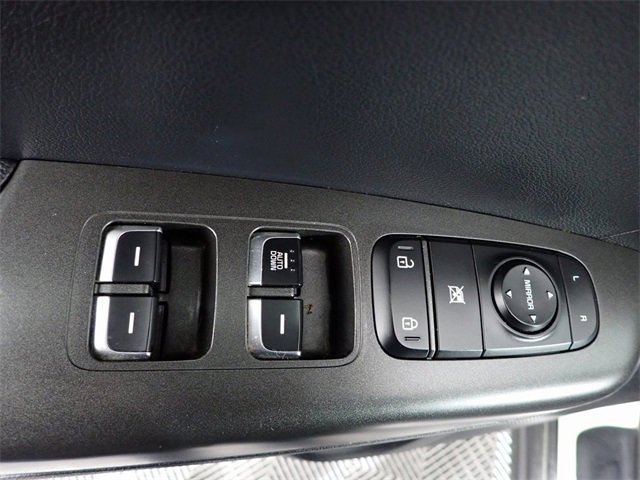 Used 2022 Kia Sportage LX image 14