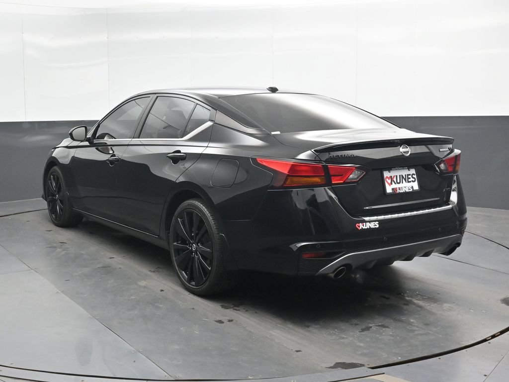 Used 2022 Nissan Altima 2.5 SR w/ Midnight Edition Package AWD/4WD image 9