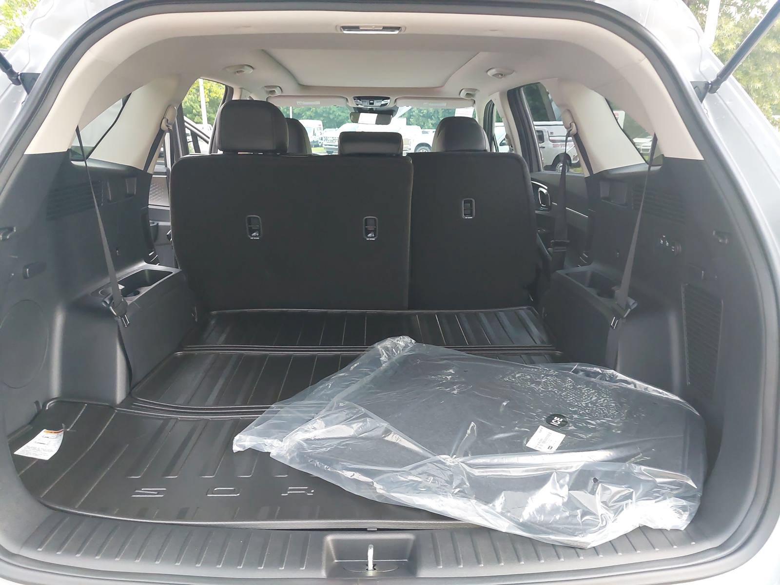 New 2026 Kia Sorento S w/ S Panoramic Sunroof Package FWD image 13