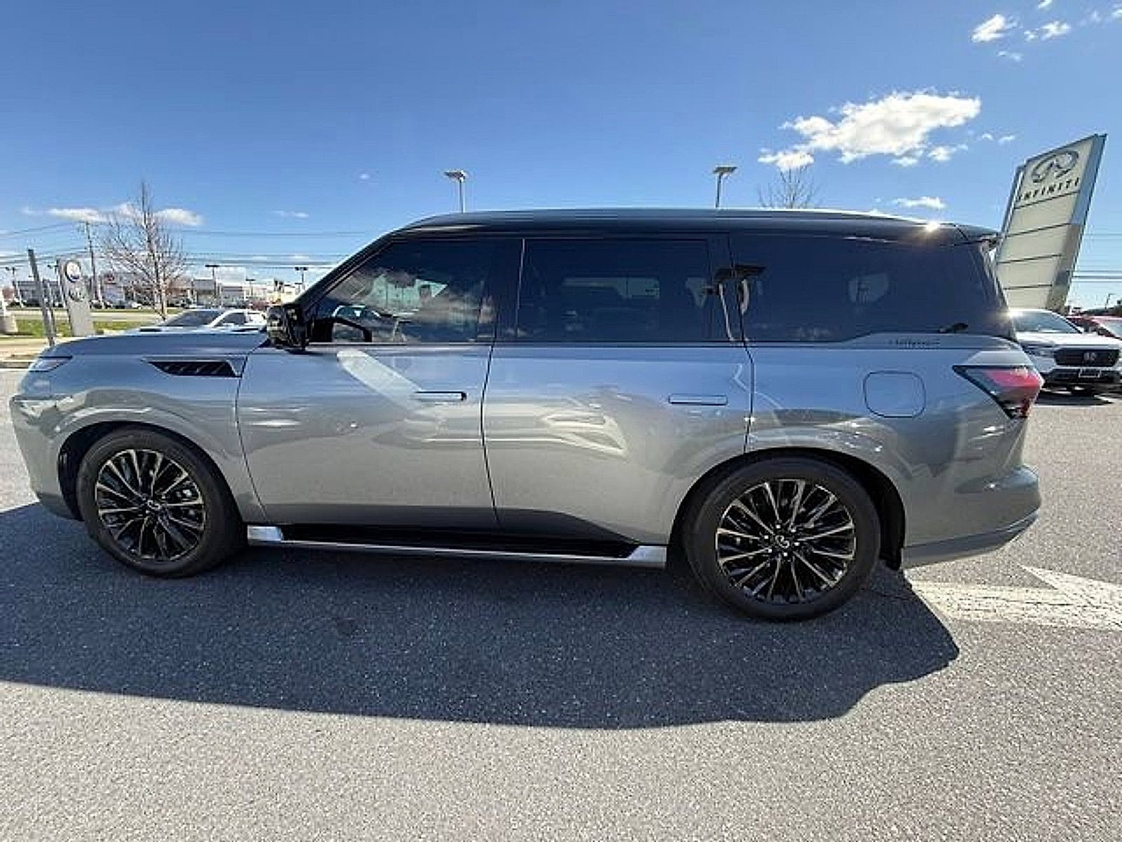 Certified 2026 INFINITI QX80 Autograph w/ Premium Cargo Package AWD/4WD image 7