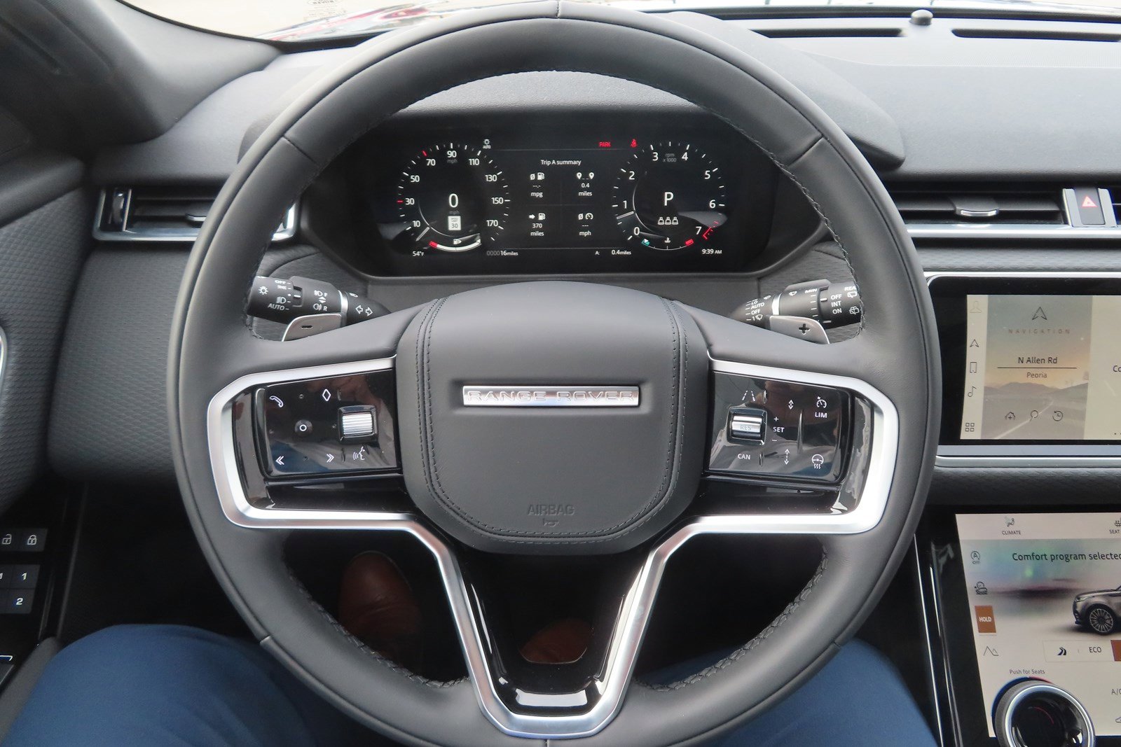 Used 2023 Land Rover Range Rover Velar R-Dynamic S image 28