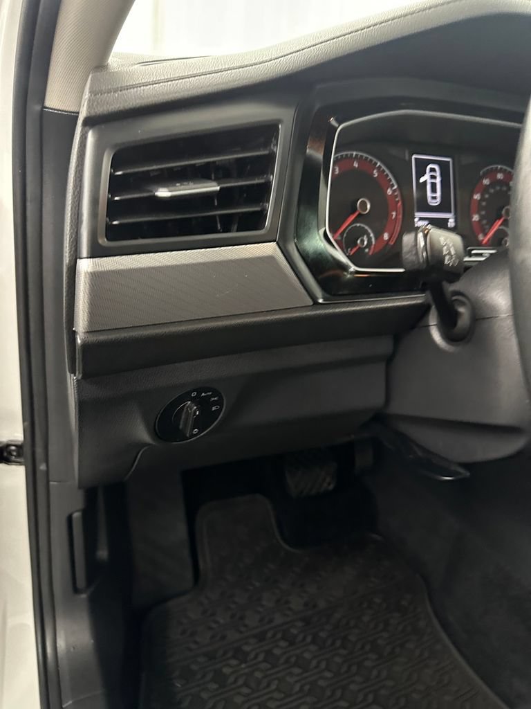 Used 2020 Volkswagen Jetta SE FWD image 15