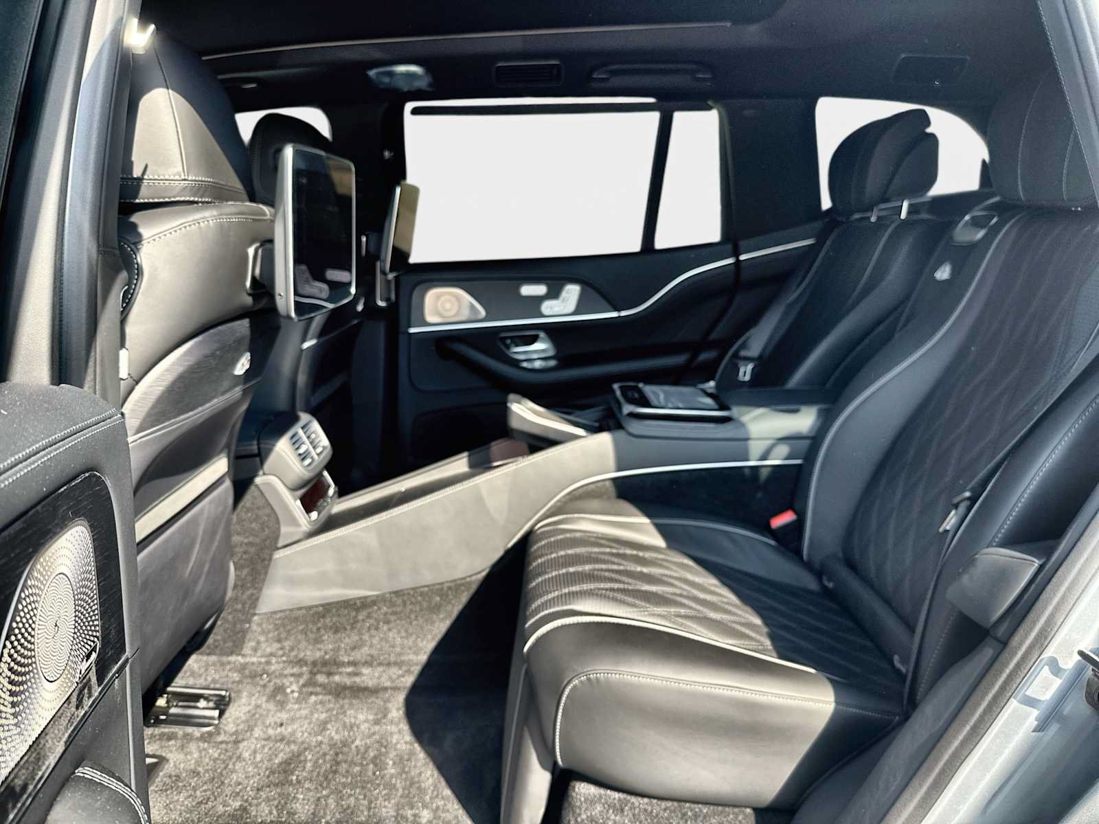 New 2026 Mercedes-Benz Maybach GLS 600 4MATIC image 4