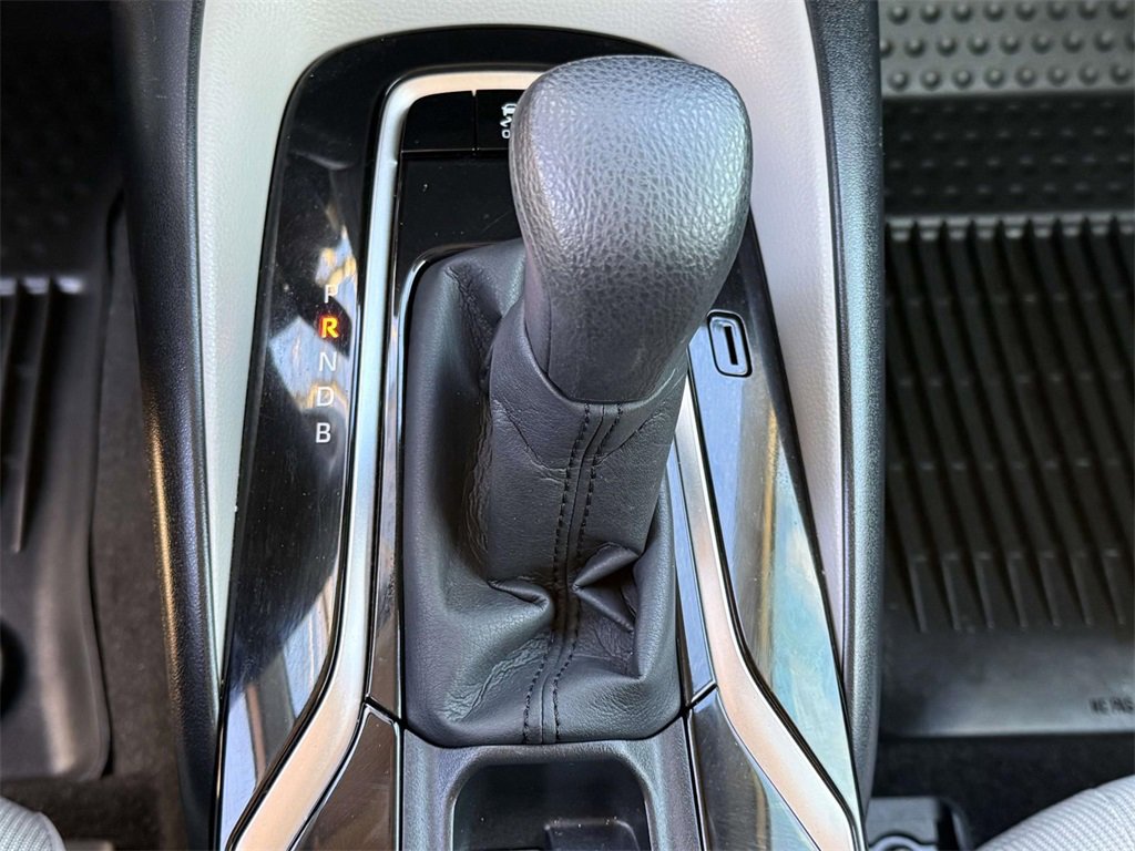 Used 2021 Toyota Corolla LE image 20