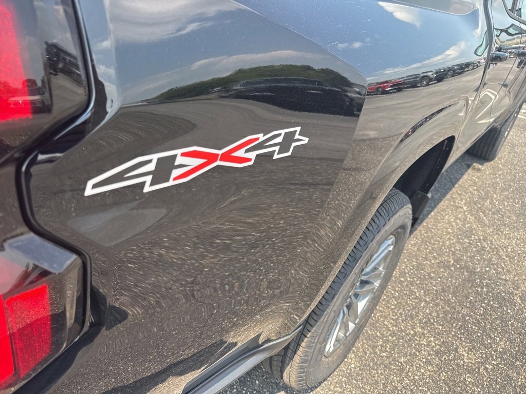 New 2025 Chevrolet Colorado LT w/ LT Convenience Package image 10