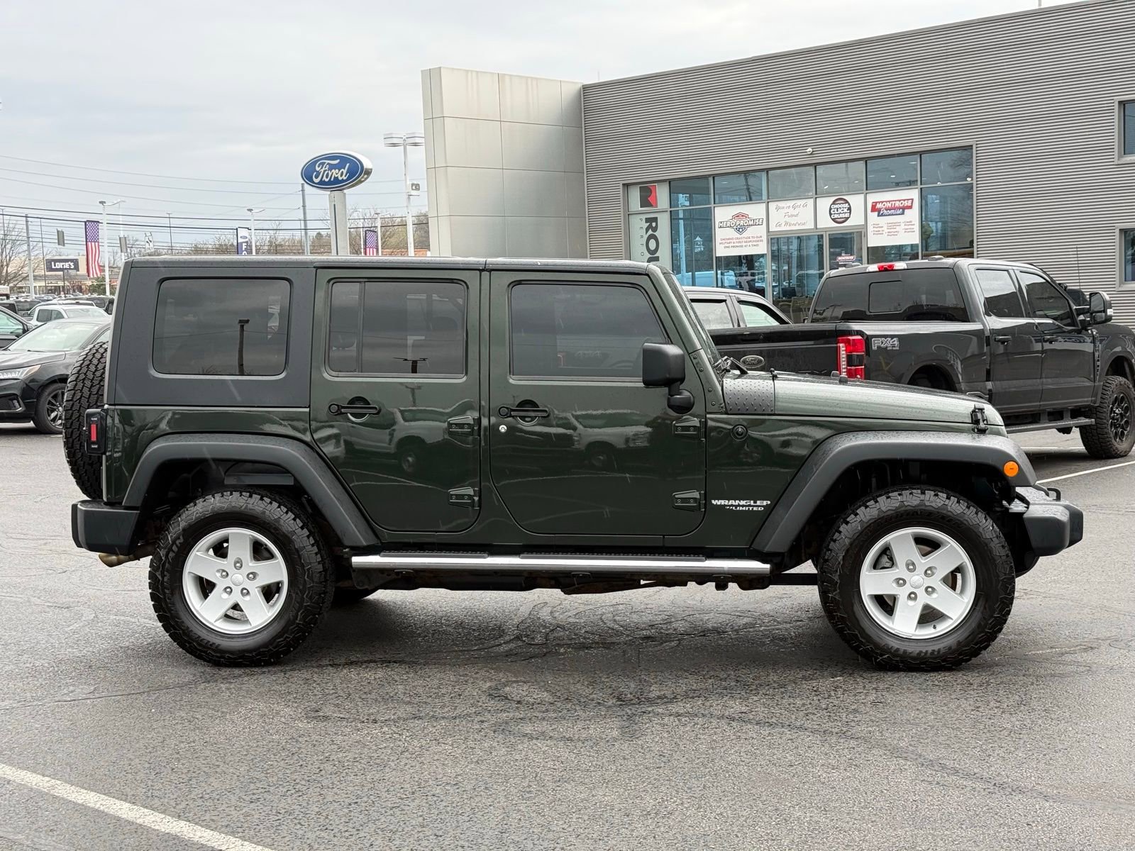 Used 2010 Jeep Wrangler Unlimited Sport image 2