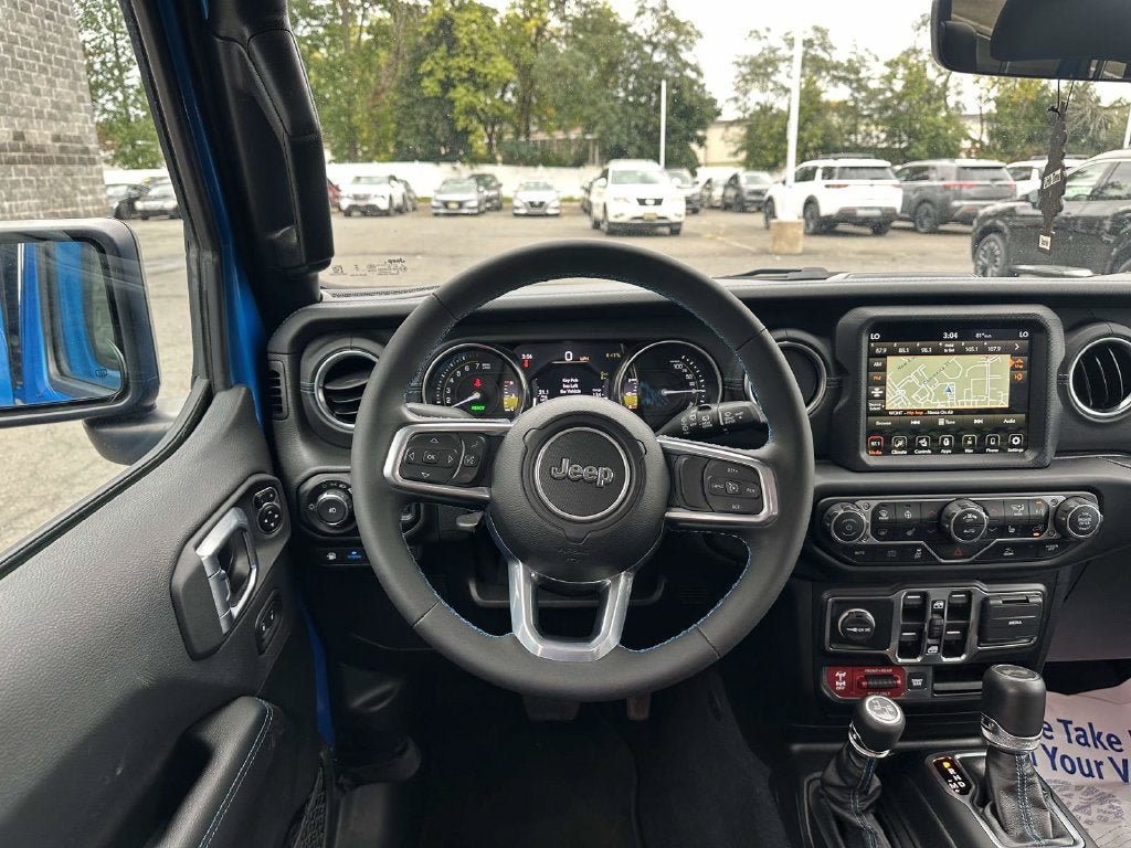 Used 2023 Jeep Wrangler Unlimited Rubicon 4xe w/ Cold Weather Group AWD/4WD image 11