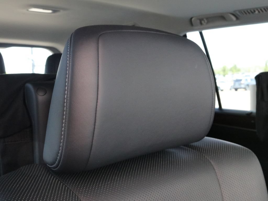Used 2017 Lexus LX 570 4WD w/ Luxury Package image 51