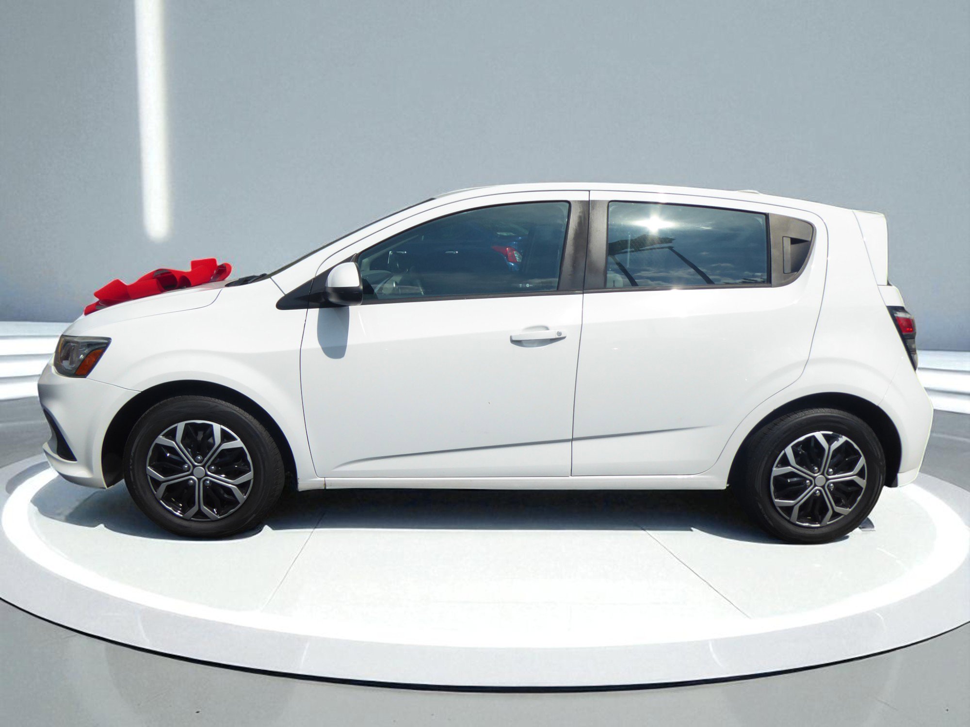 Used 2018 Chevrolet Sonic LT image 7