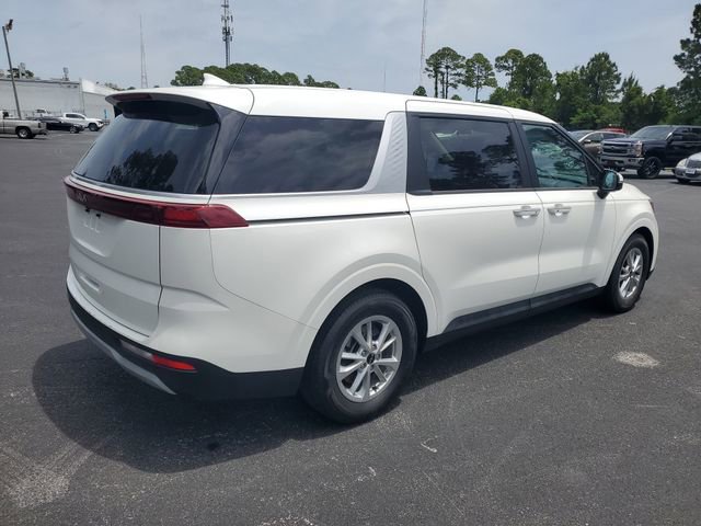 Used 2023 Kia Carnival LX FWD image 6