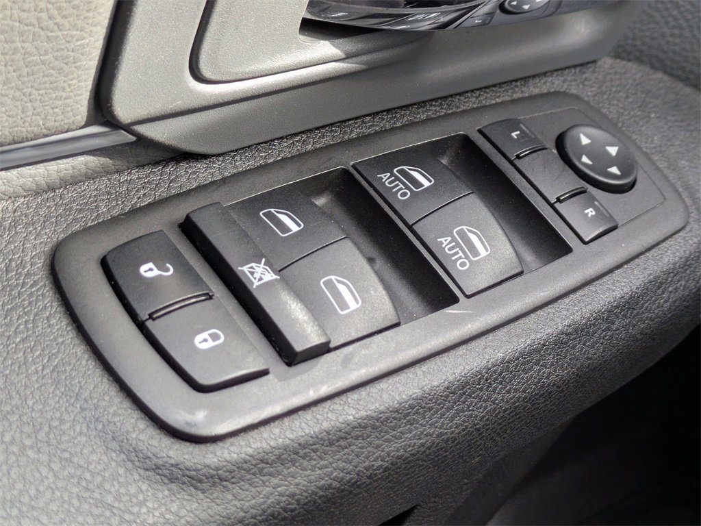 Used 2024 RAM 1500 Classic SLT image 24