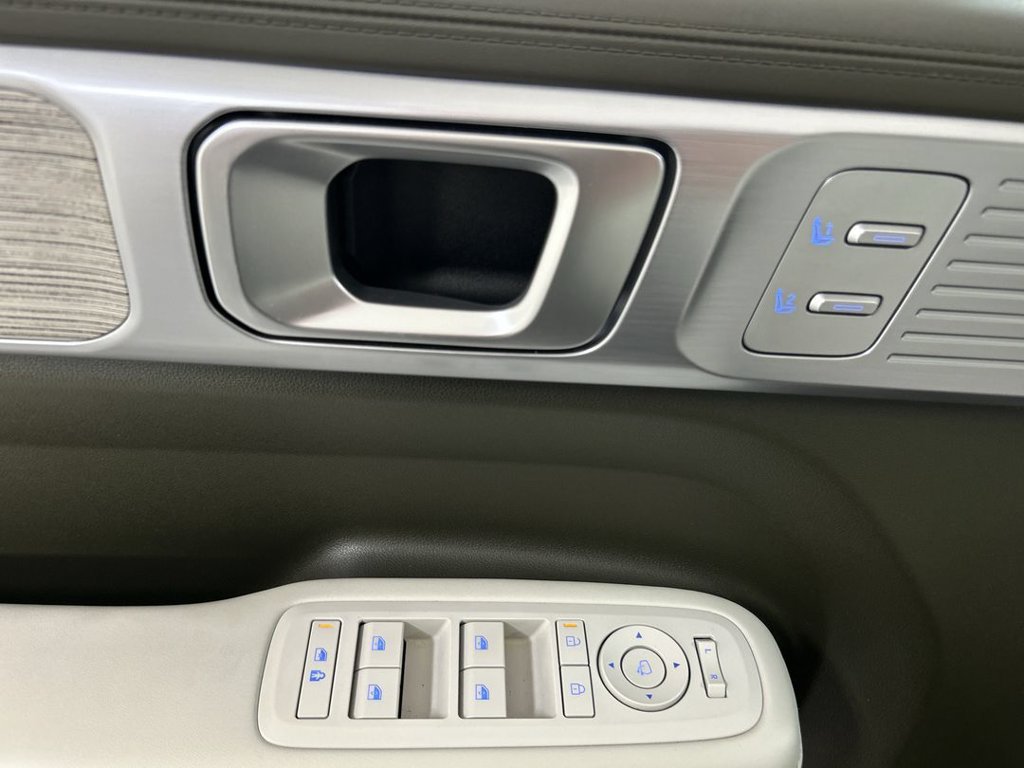 Used 2024 Hyundai Santa Fe Calligraphy AWD/4WD image 11