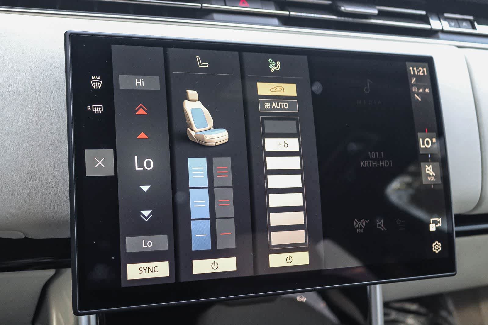 Used 2025 Land Rover Range Rover SE AWD/4WD image 20