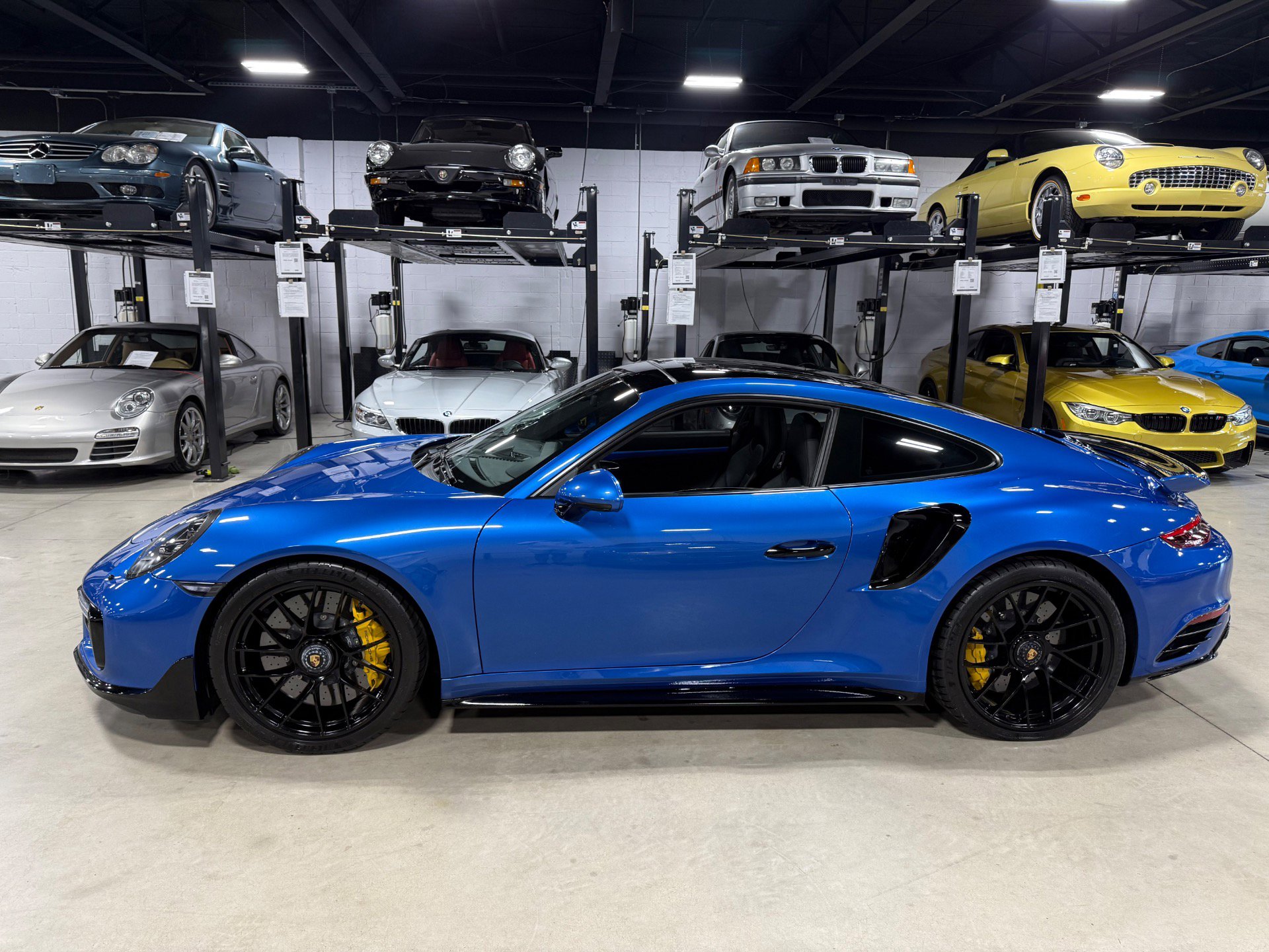 Used 2018 Porsche 911 Turbo S image 2