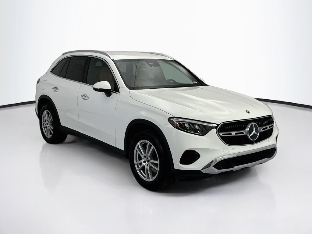 Certified 2026 Mercedes-Benz GLC 300 image 3