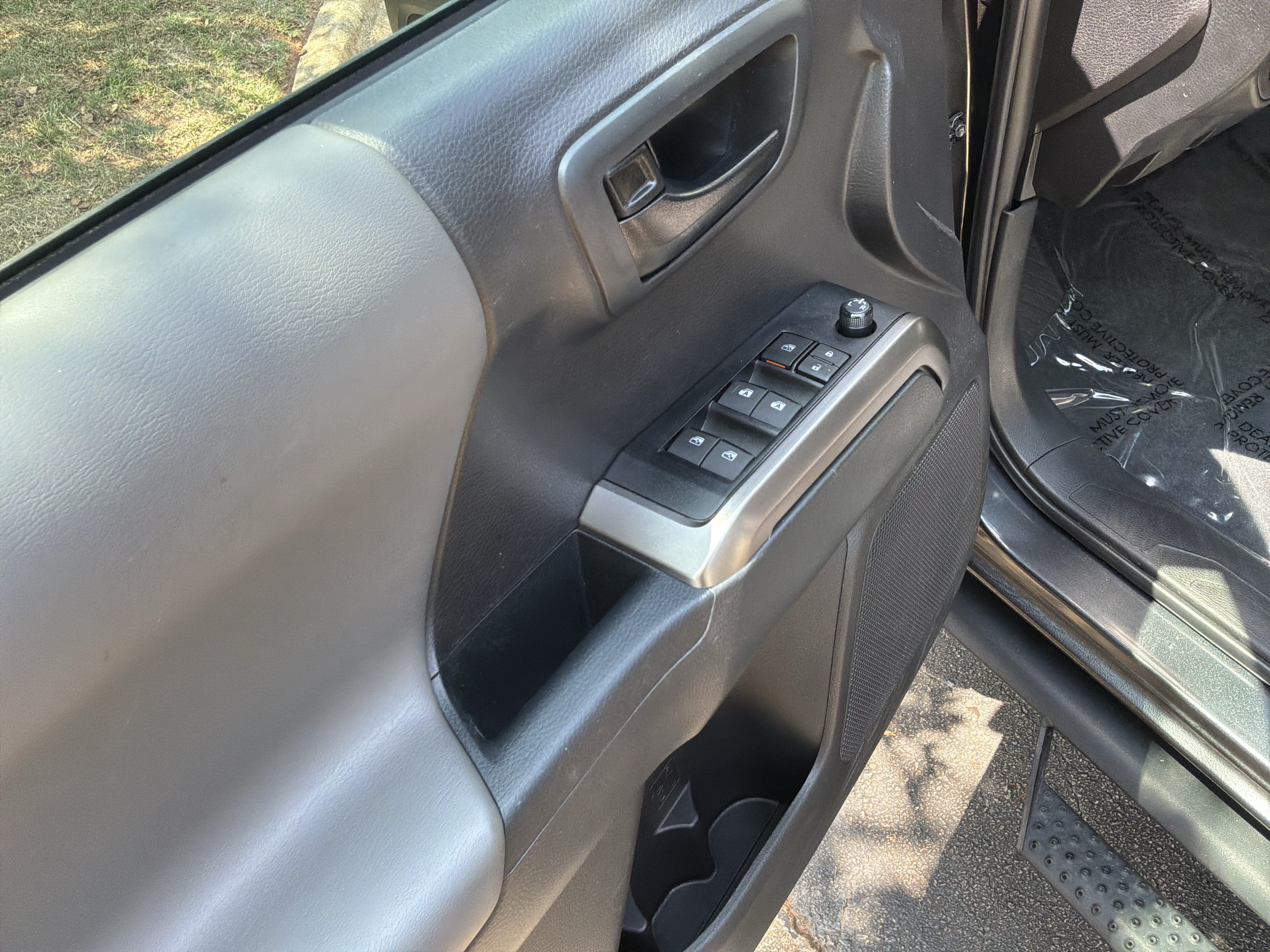 Used 2023 Toyota Tacoma SR5 RWD image 15