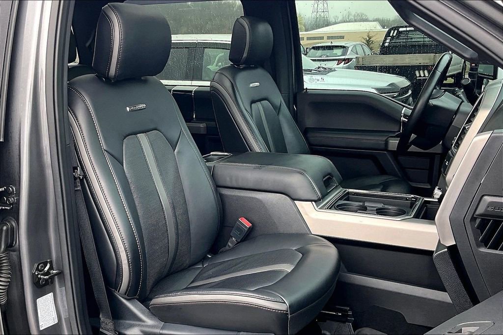 Used 2021 Ford F450 Platinum w/ FX4 Off-Road Package image 32