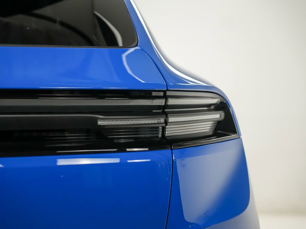 New 2026 Porsche Macan 4 Electric image 12