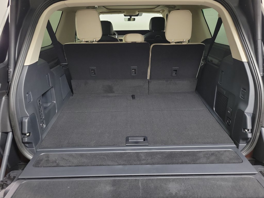 New 2027 Lincoln Navigator L Reserve w/ Jet Appearance Package RWD image 6