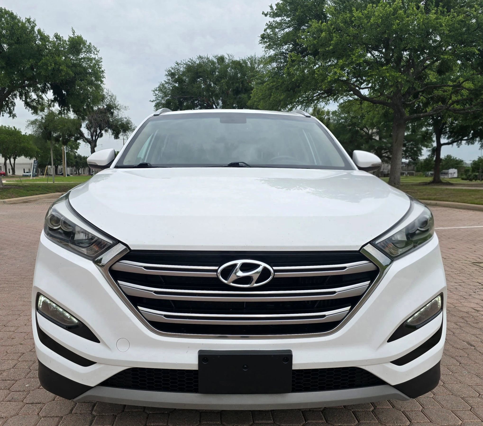 Used 2017 Hyundai Tucson Limited w/ Cargo Package FWD image 2
