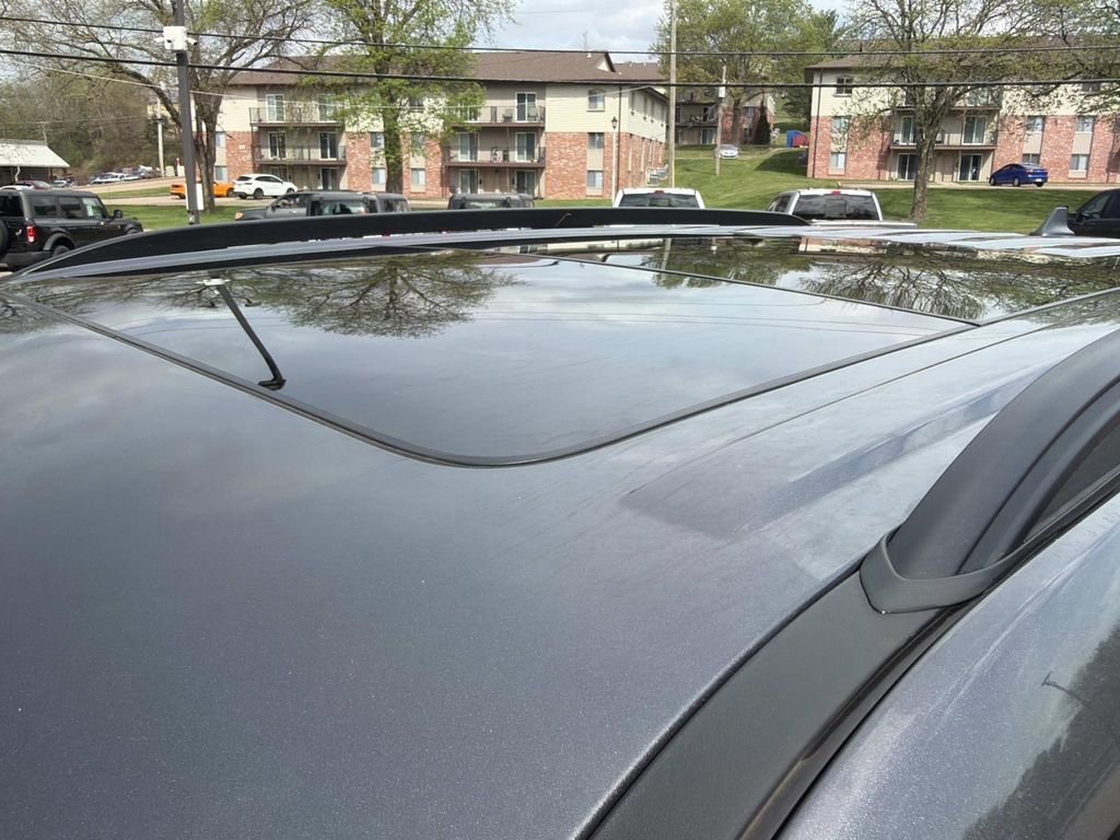 Used 2022 Ford Explorer XLT w/ Equipment Group 202A image 35