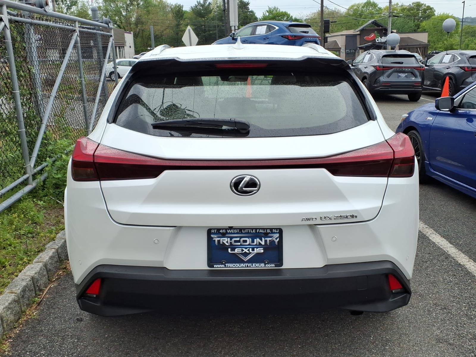 Used 2024 Lexus UX 250h AWD w/ Premium Package image 5