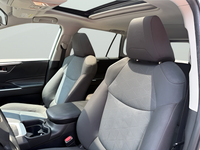 Used 2019 Toyota RAV4 XLE AWD/4WD image 13
