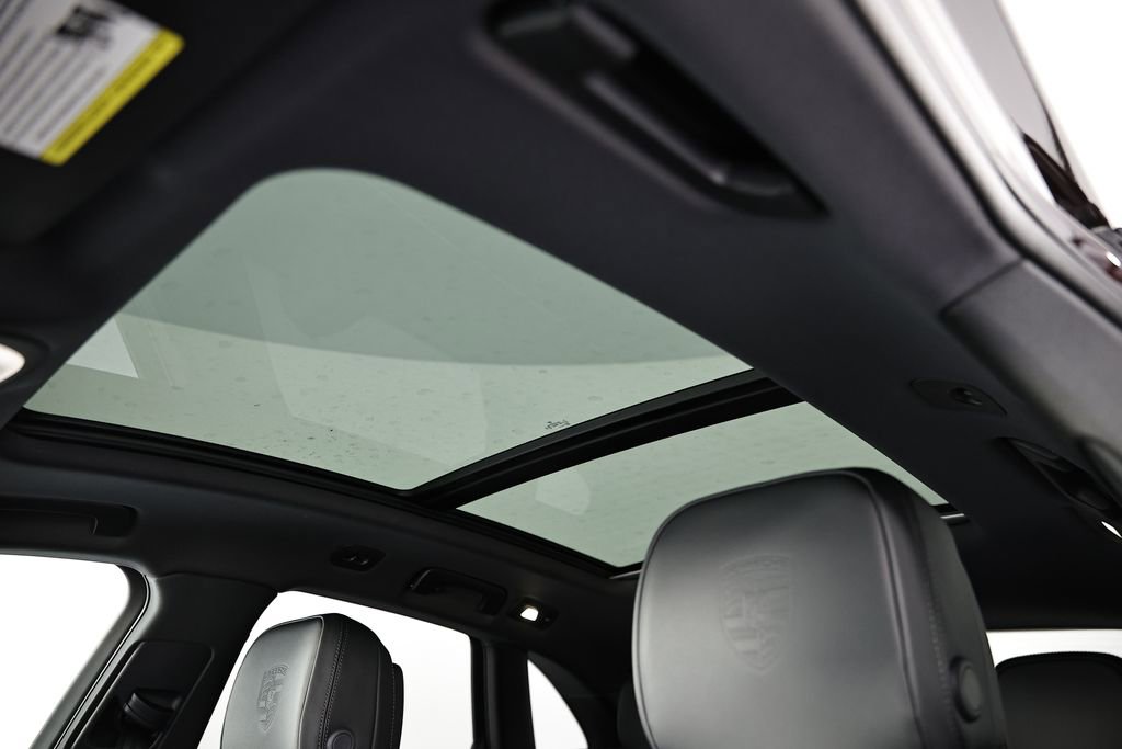 New 2026 Porsche Macan Turbo image 23